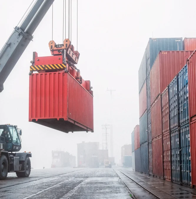 dry container shipping